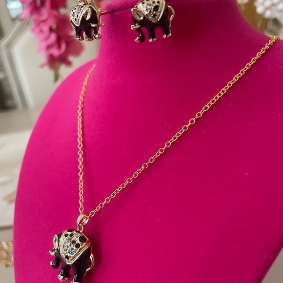 New 18K Gold Plated Elephant Necklace and Earring Set - Picture 5 of 9